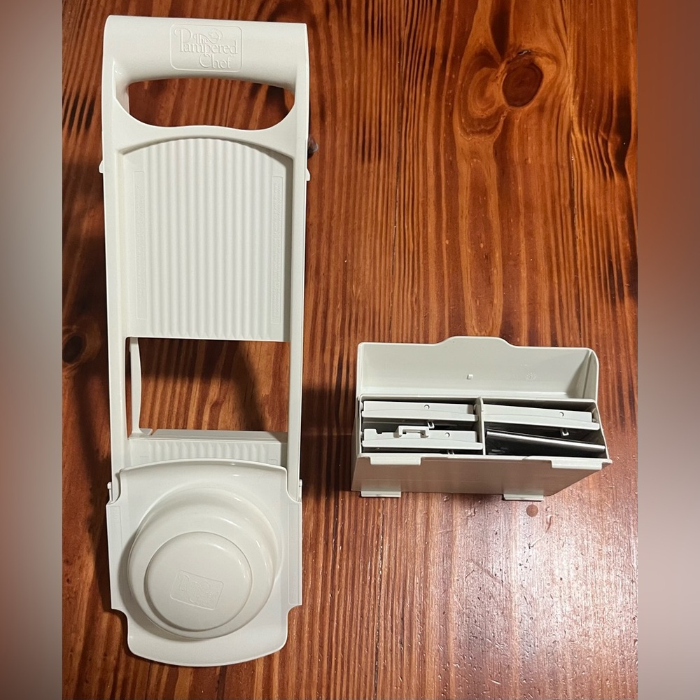 The Pampered Chef Cream Mandoline Slicer